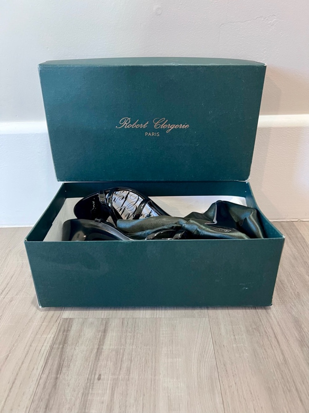 Robert Clergerie Black Patent Leather Slingback Heels semi-vintage Sz 11 NWB - Picture 9 of 14